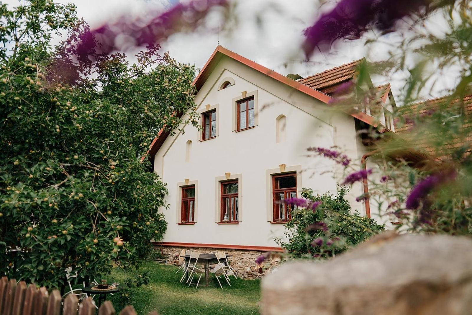 Restaurant A Penzion Na Cechach Otel Korouhev Dış mekan fotoğraf